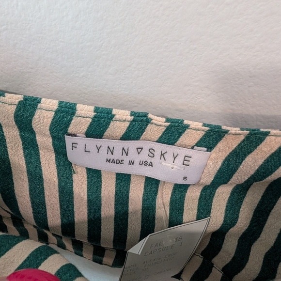 Flynn Skye Green and White Fitted Crop Tank Top - Picture 5 of 9